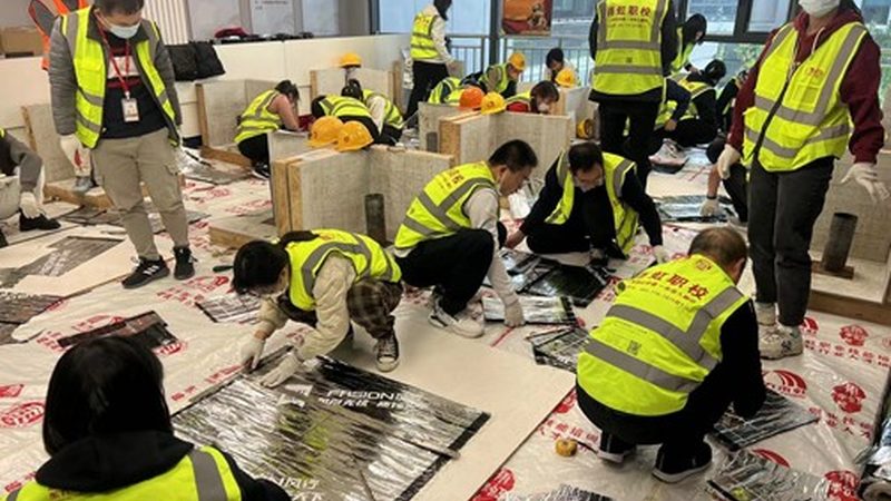 网络课程平台的功能繁多，但大致可以分为以下几个类别：